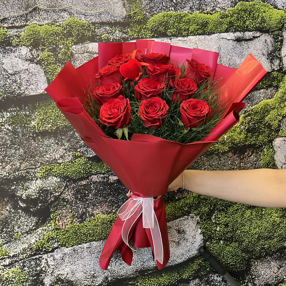 KIRMIZI GÜL BUKETİ 11 DAL 1700 TL