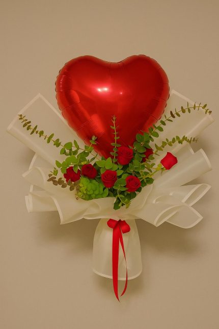 Kırmızı Kalpli Balon ve Kırmızı Güller. 60 cm.